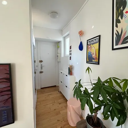 Charming 2 Apartment *